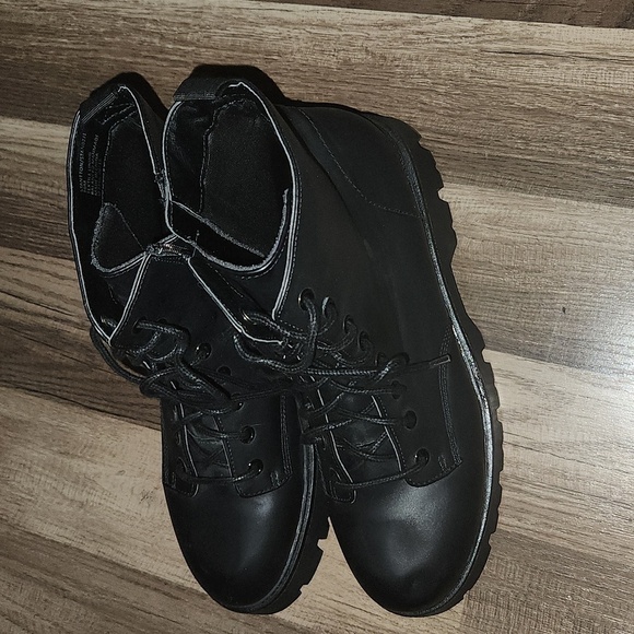 Madden Girl Black Combat Boots size 10 NEW Excellent Condition - Picture 1 of 5